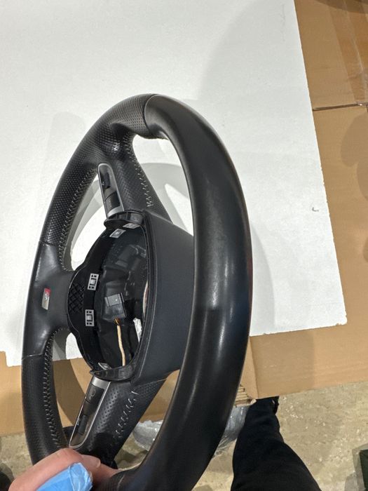 Audi A3-A4-A5-A6 S-LINE кожен волан Ауди А3-4-5-6