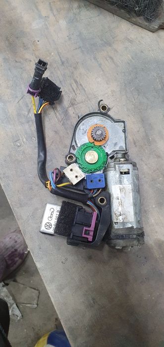 Суппорта,пружины,компрессор,Эл.моторчик люка Ауди с4