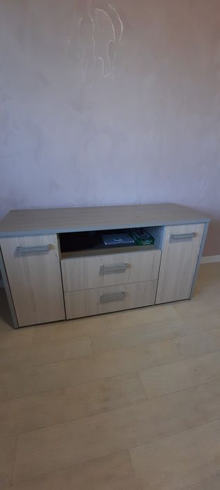 Продам два дивана и тумбу