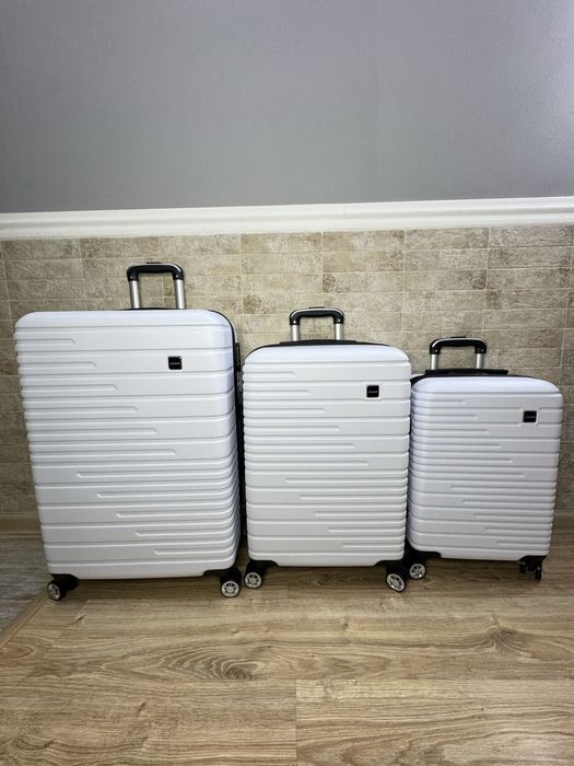 Чемодан ударопрочный