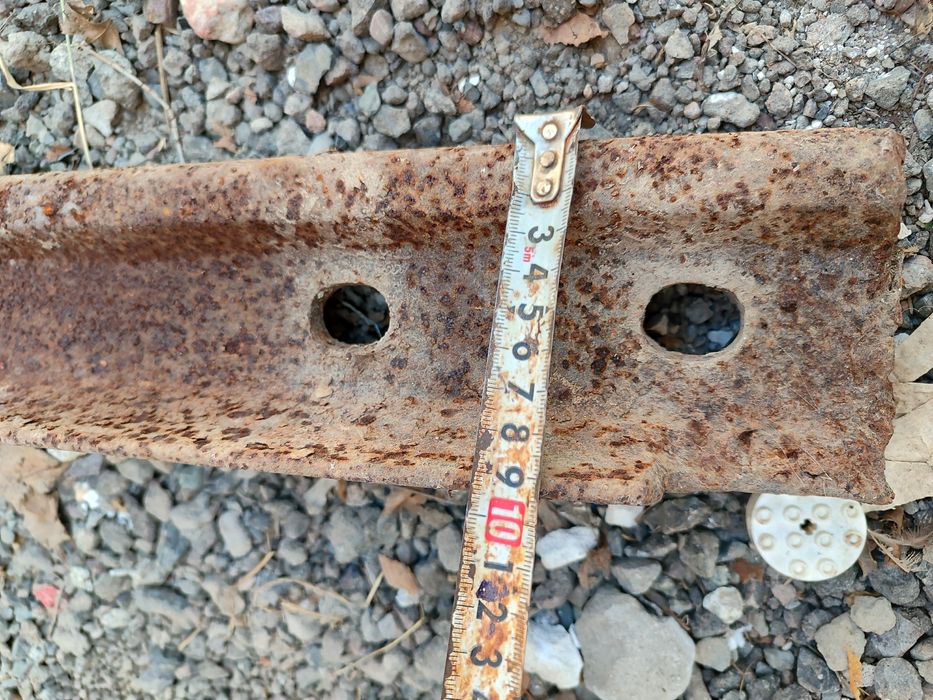 Продам рельсы 2 шт