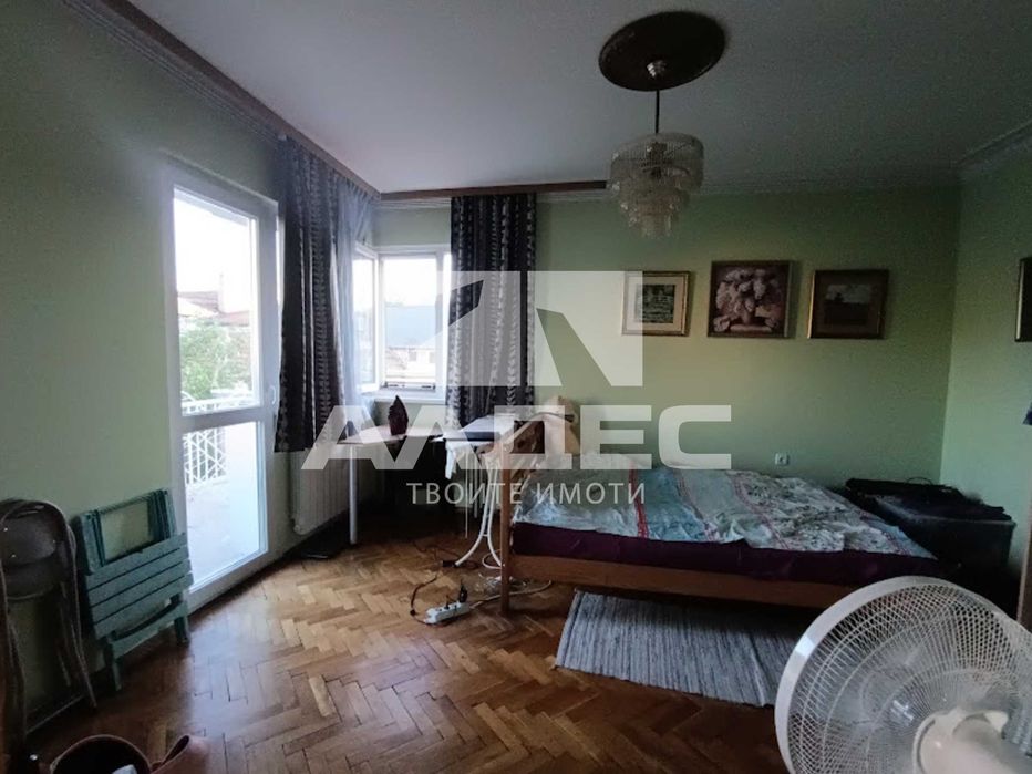 Дава се под наем Четиристаен апартамент в София, Център - 112 кв.м за 920 € - Снимка #2