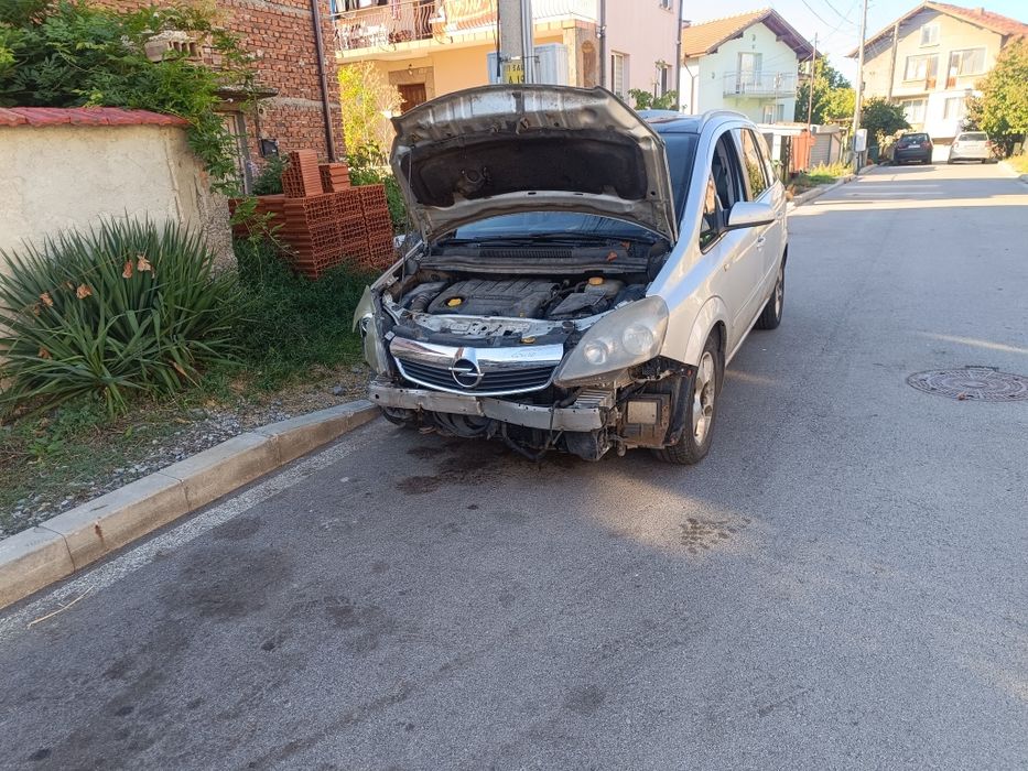 НА ЧАСТИ Опел Зафира Б 1.9 CDTI 120к.с 2006г