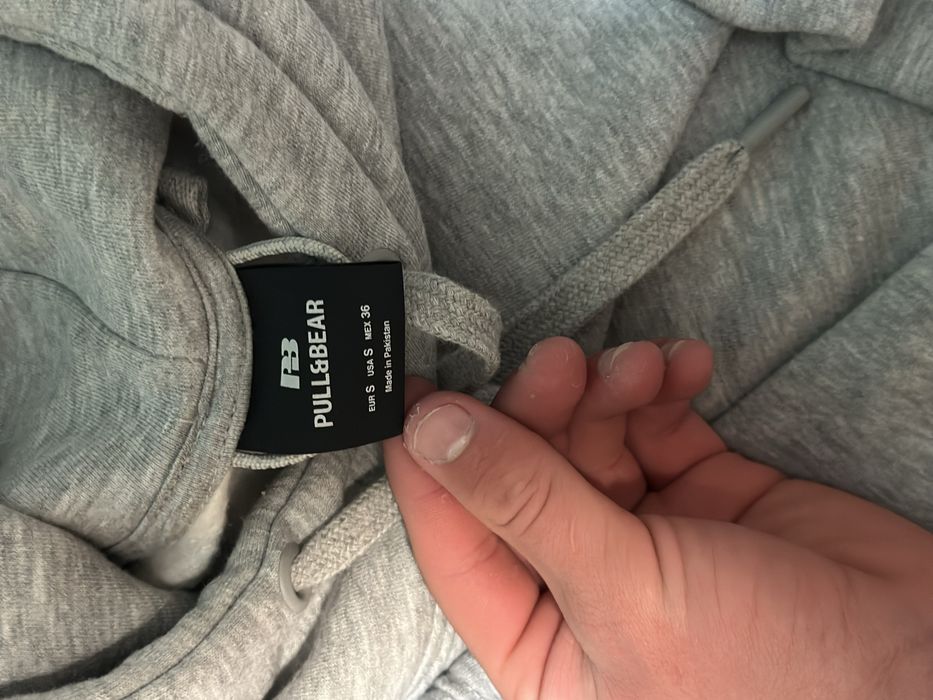 Hanorac pull&bear, purtat o singura data, predare personala in iasi!
