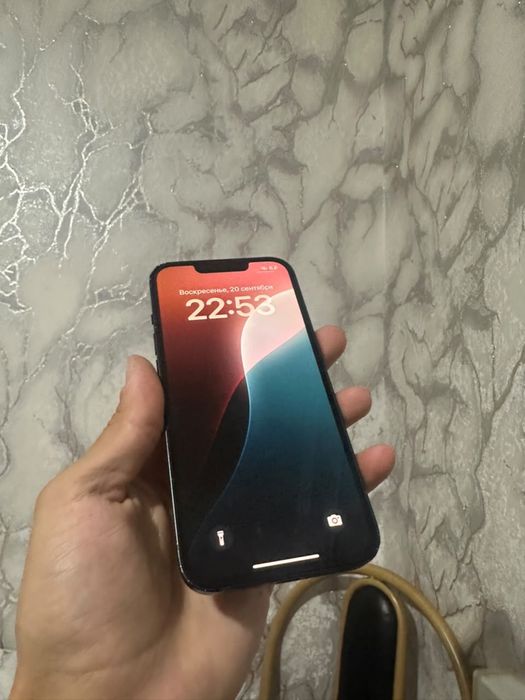 iPhone 13 с грантим