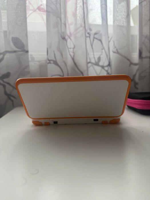 Consola Nintendo New 2Ds Xl, White & Orange