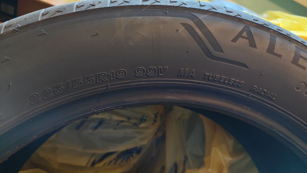 Bridgestone alenza 225/55/R19