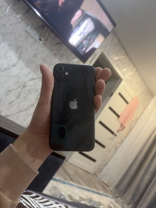 Продам iPhone 11