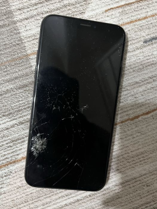 Продам Айфон XS