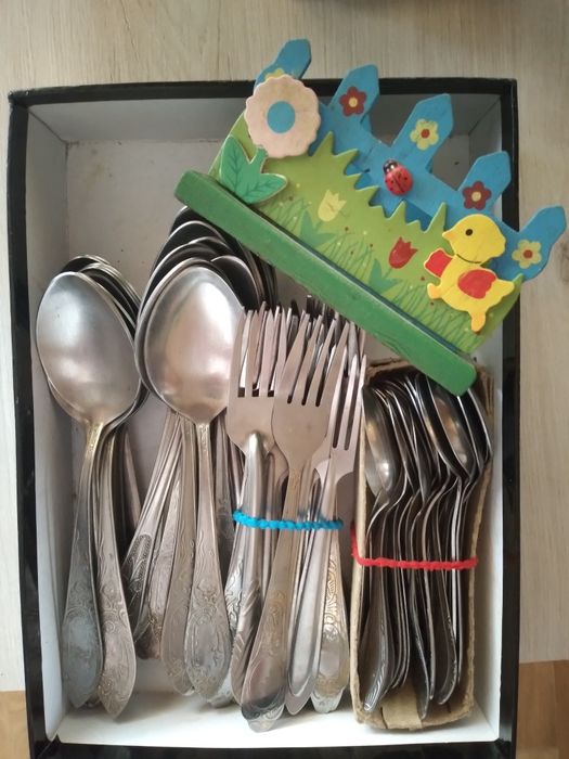 Посуда разная недорого.