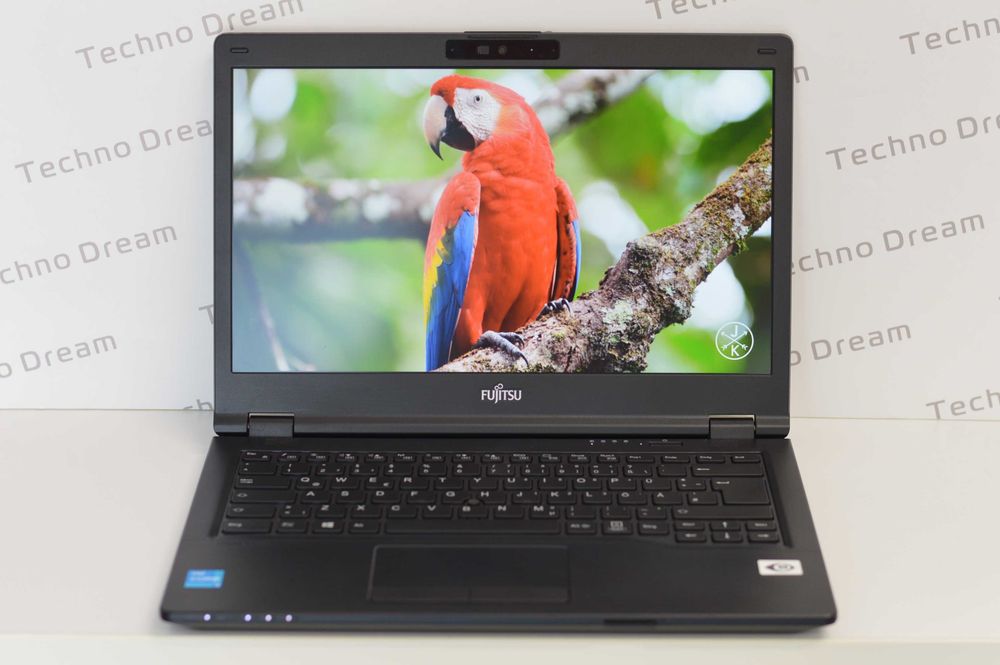 Лаптоп Fujitsu LifeBook E5411 - Intel Core i3-1115G4 / 16GB RAM DDR4 / 256GB SSD