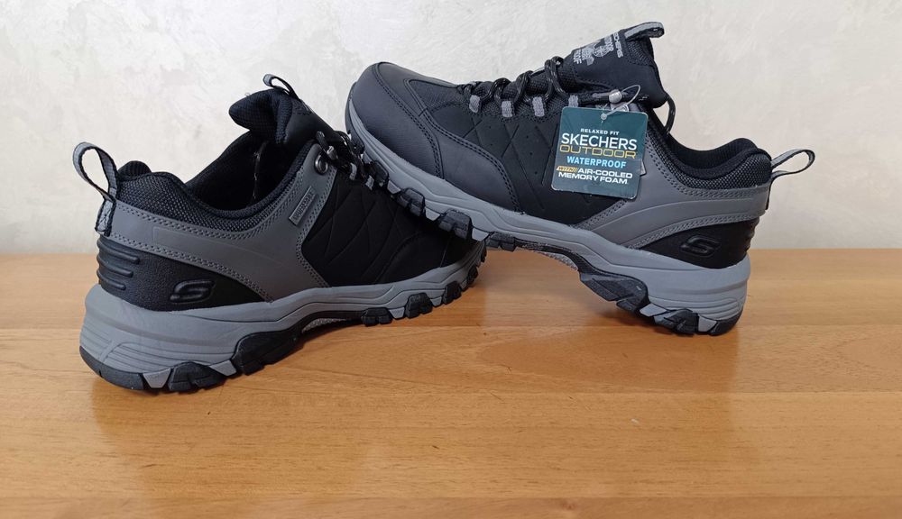 Skechers- Selmen-Чисто Нови в Кутия