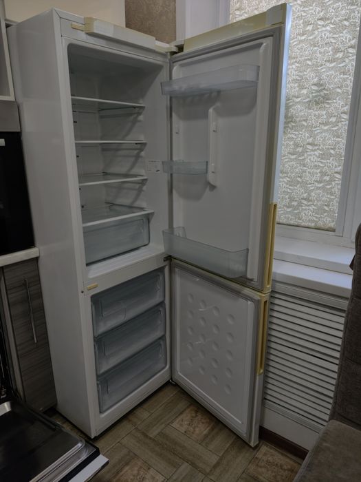Продам холодильник Samsung