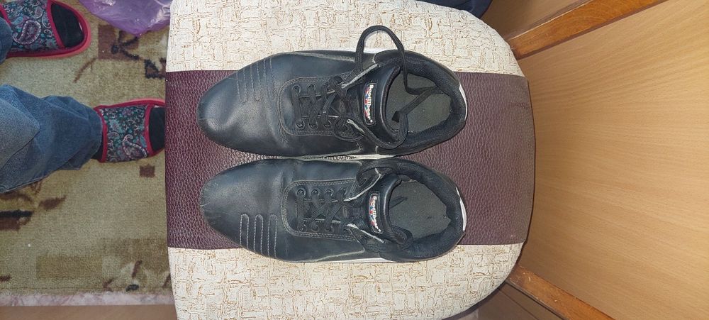 Продам кросовки Scotllbear черного цвета