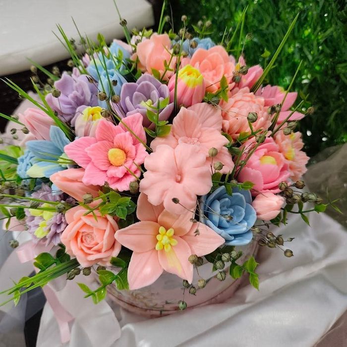 Букет с цветя от соев восък