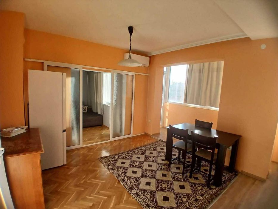 Дава се под наем Четиристаен апартамент в Варна, Център - 100 кв.м за 722.67 € - Снимка #3