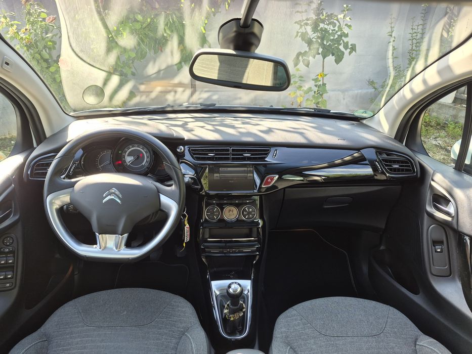 Citroen c3 excelence 1.2 benzina cu turbo  110 cp an 2015  km 95000     R.A.R. Efectuat!!!