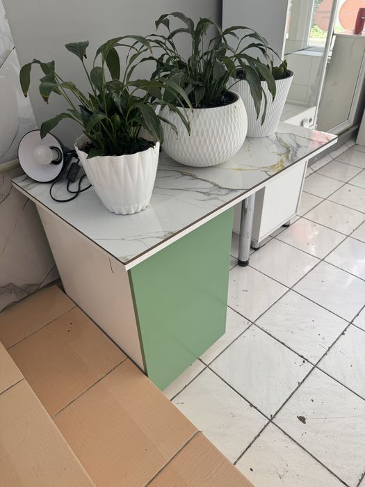 Срочно продам мебель для салона