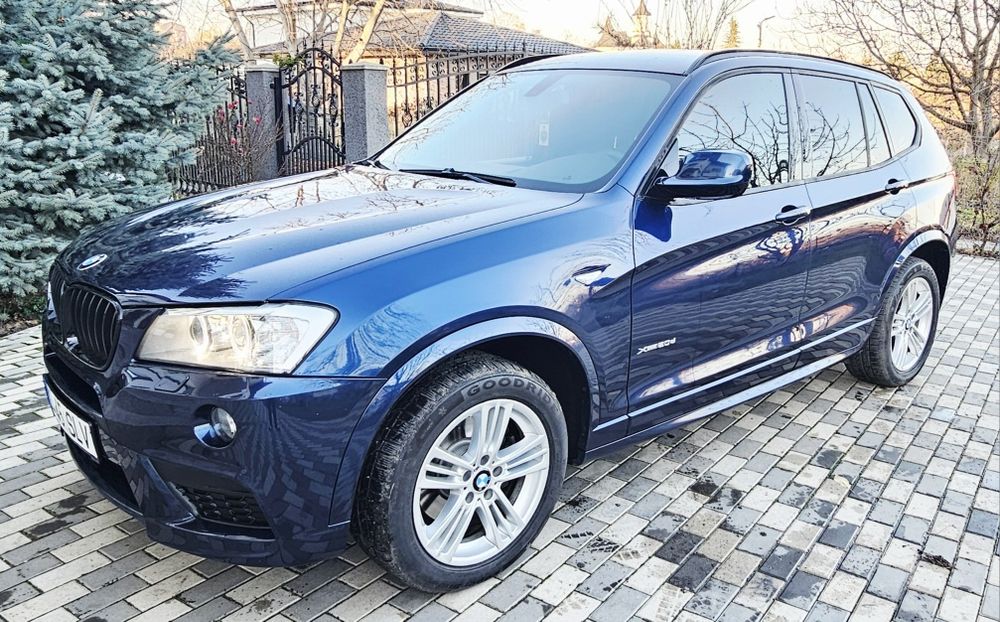 Vand BMW X3 F25 M-pachet x-drive Navi Xenon Recaro volan încălzit