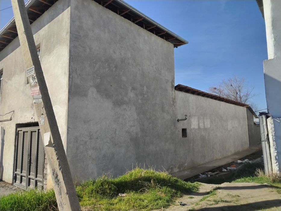 80% битган ховли