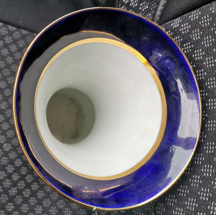 Vază porțelan Royal Dux Bohemia – pictată manual
Vază porț