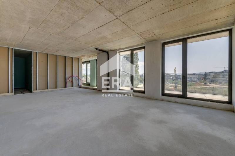 Южен апартамент с 4 спални в непосредствена близост до Ловен парк