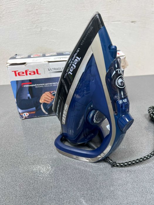 Парна ютия Tefal Ultragliss Anti-Calc Plus (FV6846) , 2800W
