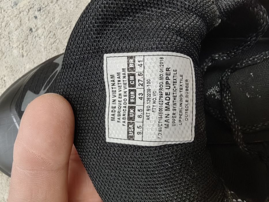 Продам кроссовки Under Armour 15 000 тг