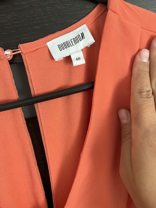 vand rochie culoare corai