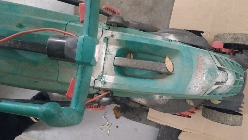 Газонокосилка электрическая