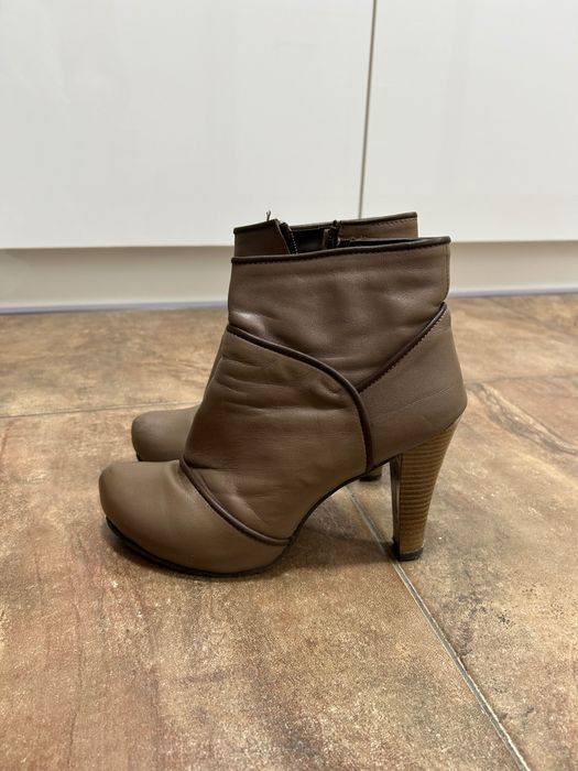 Дамски боти със скрита платформа