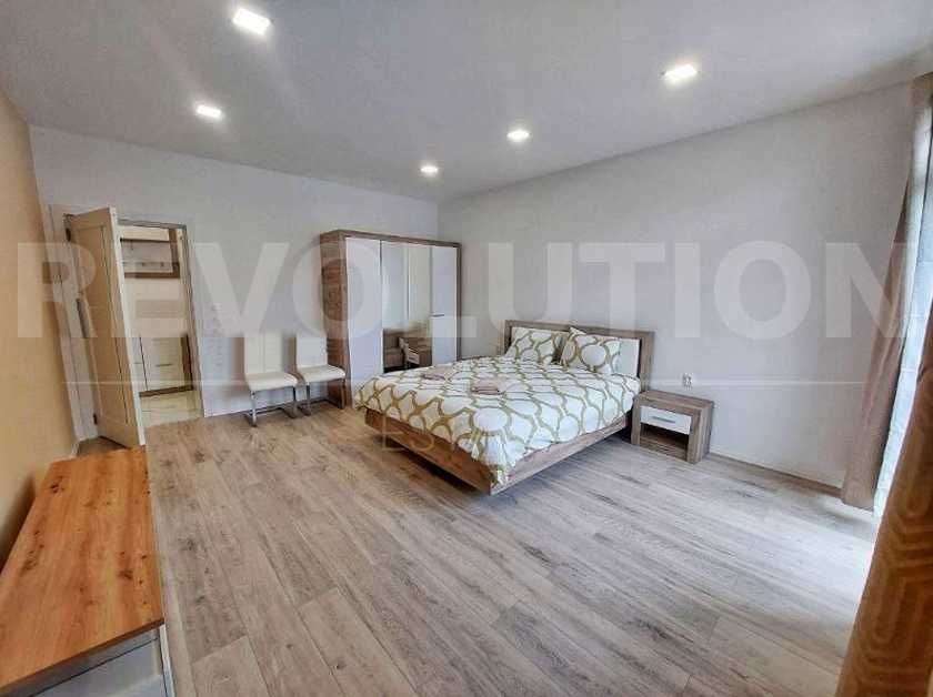 ЛУКСОЗЕН ТРИСТАЕН апартамент в района на Центъра!