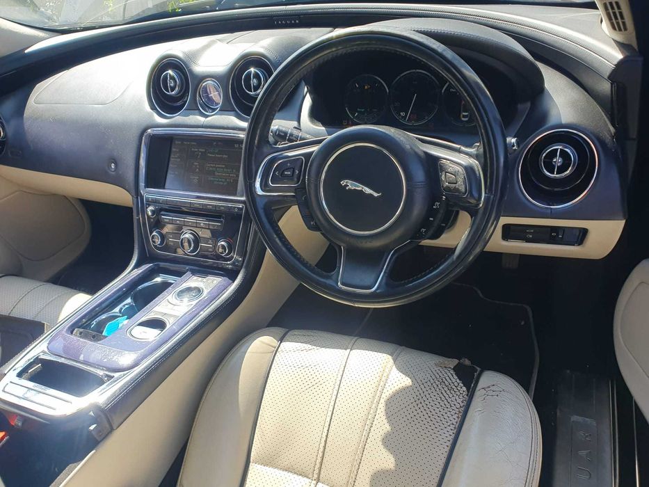 Dezmembrez Jaguar XJ 3.0 D V6 Auto 2012