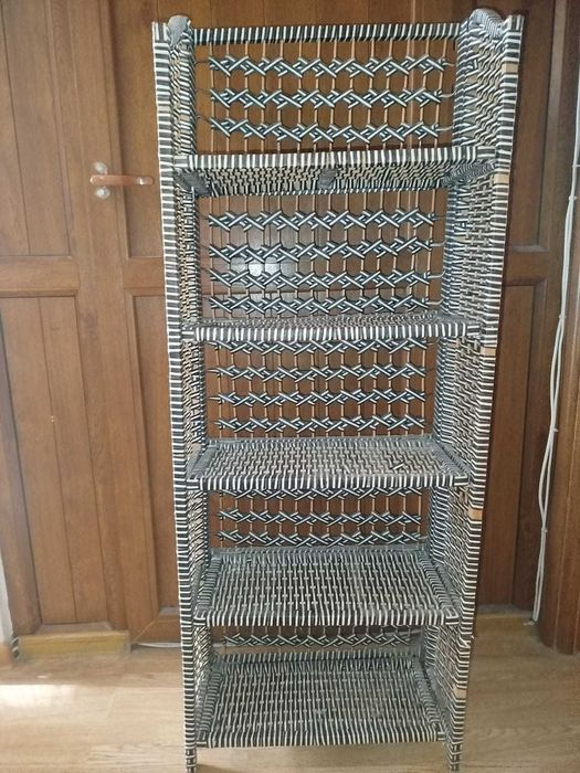 Стеллаж легкий из бамбука
