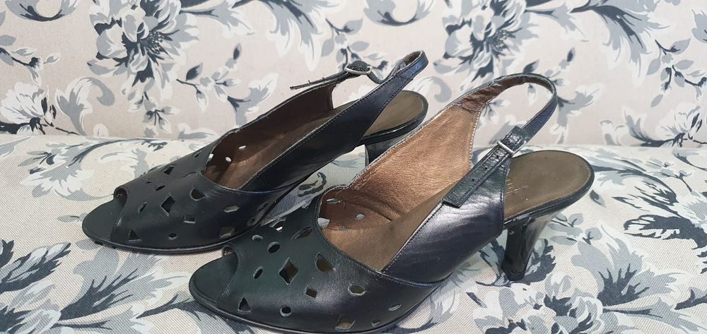 Încălțăminte de vânzare