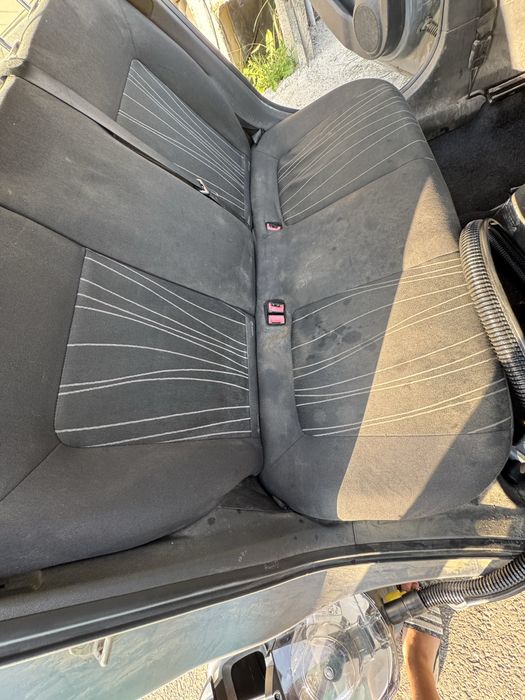 Curatare canapele,saltele si tapiterie auto