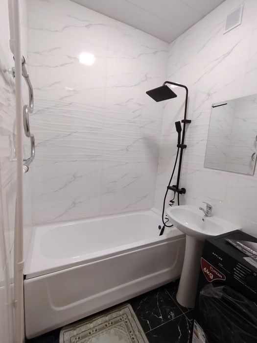 Чилонзор 18 квартира 2 хона 3 хона килинган евро ремонт янги мебели