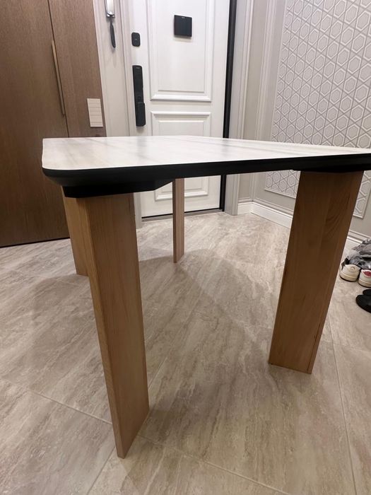 Обеденный стол из испанского керамогранита