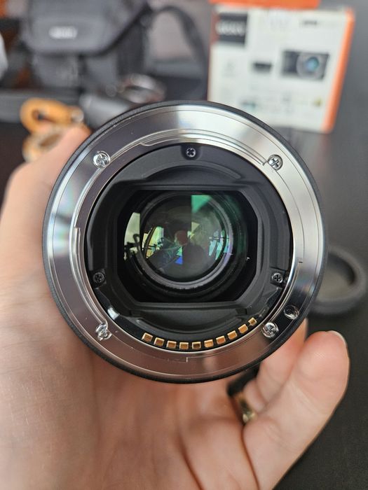 Sony A6000 + Sony FE 85mm f/1.8