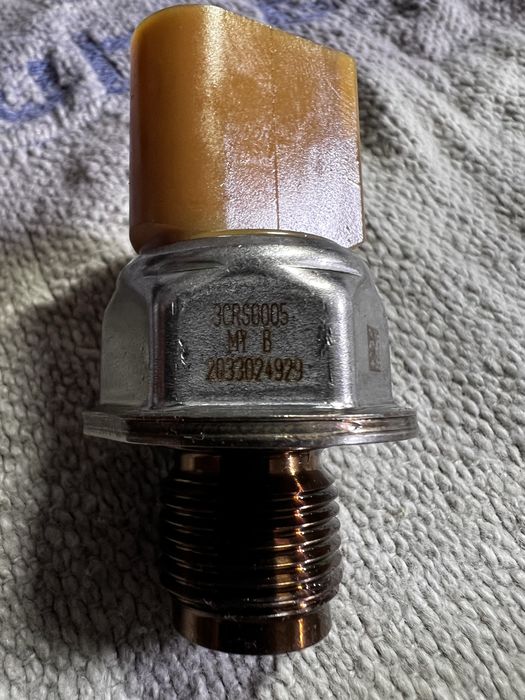 Senzor presiune combustibil rampa 2.0 TDI Euro 5