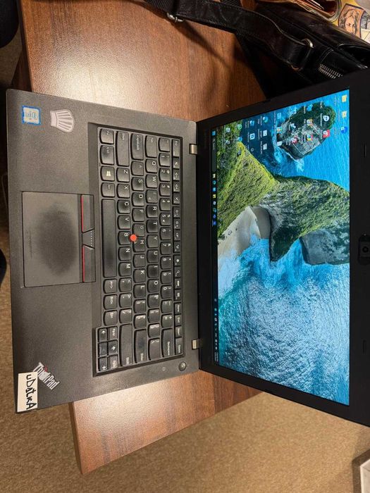 Laptop Lenovo Thinkpad + rucsac nou :  T460 Core i5-6300U CPU 2.40Ghz - Windows 11 Pro