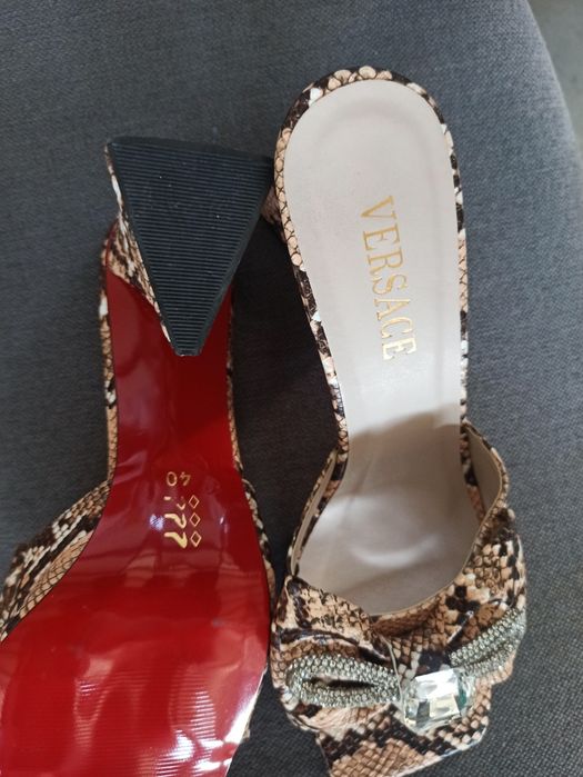 Чехли Versace !!!