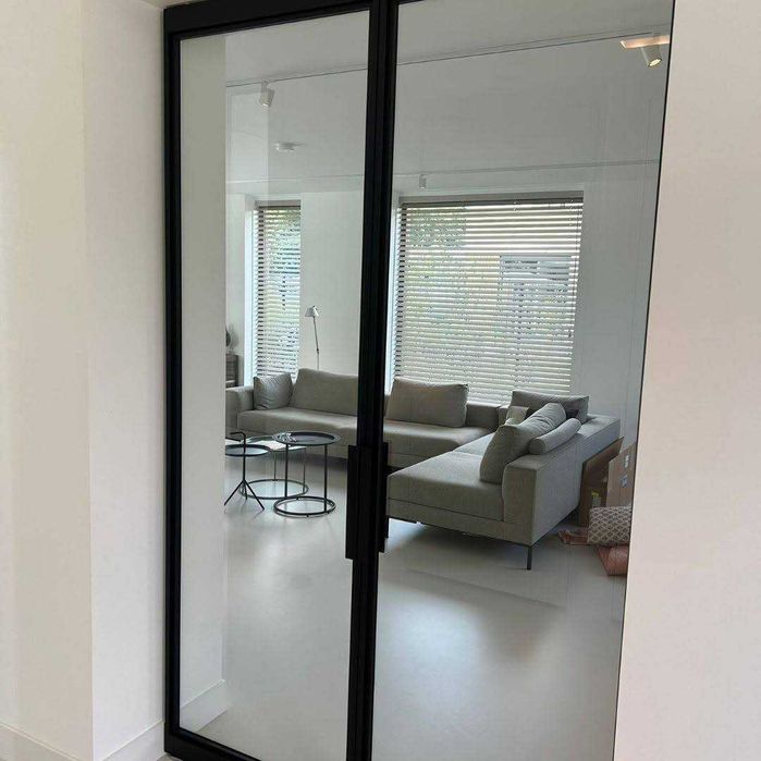 Стеклянные перегородки и двери в лофт-стиле | Установка под ключ