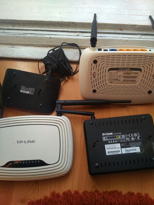Routter wireless TP-LiNK si D-Link