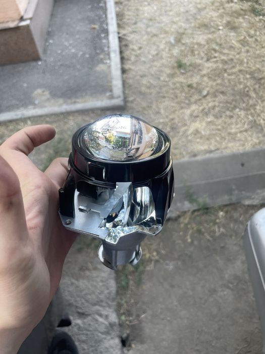 Продам линзы на фару для автомобиля