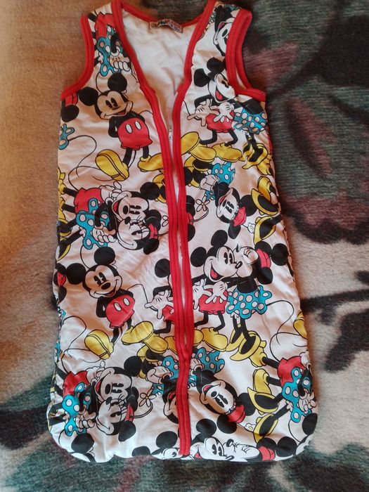 Продавам зимно  детско спално чувалче  за 9 -12 месечно бебе.