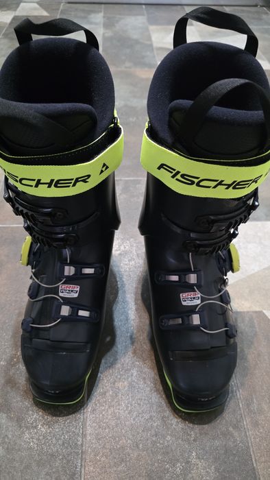 Продавам ски обувки Fischer RC4 120 BOA No 26,5