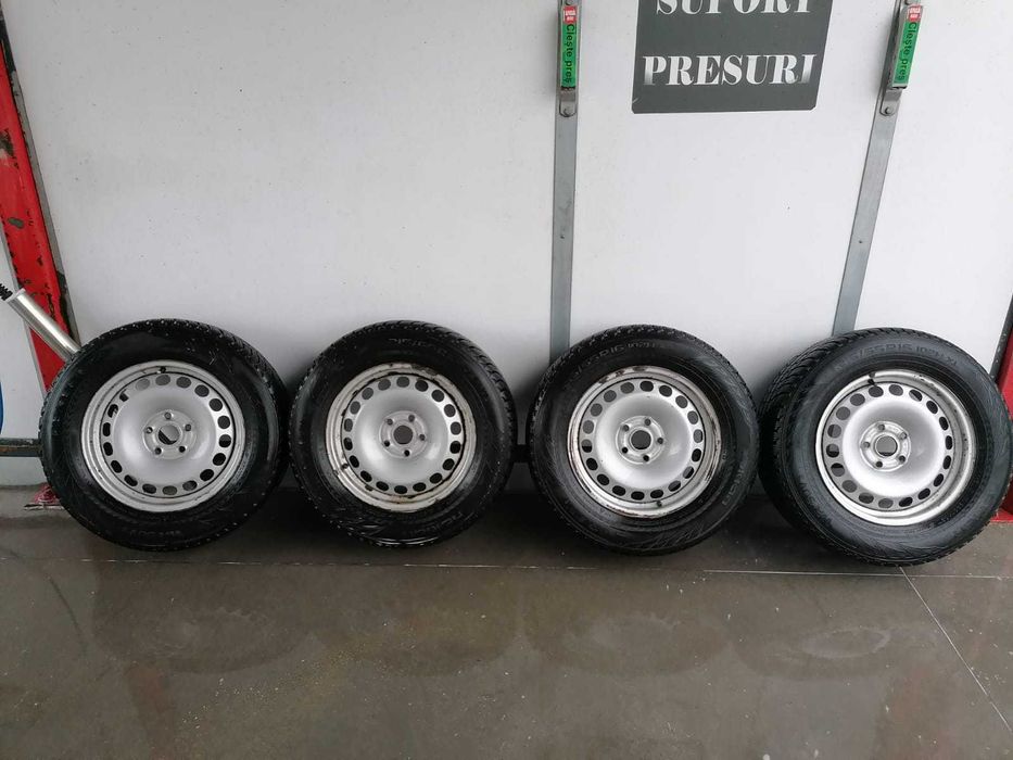 anvelope, cauciucuri nokian 4 anotimpuri  m+s 215/65R16  , cu jante