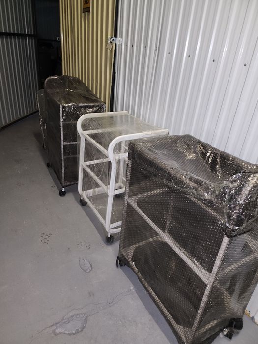 Помощник столик для косметолога