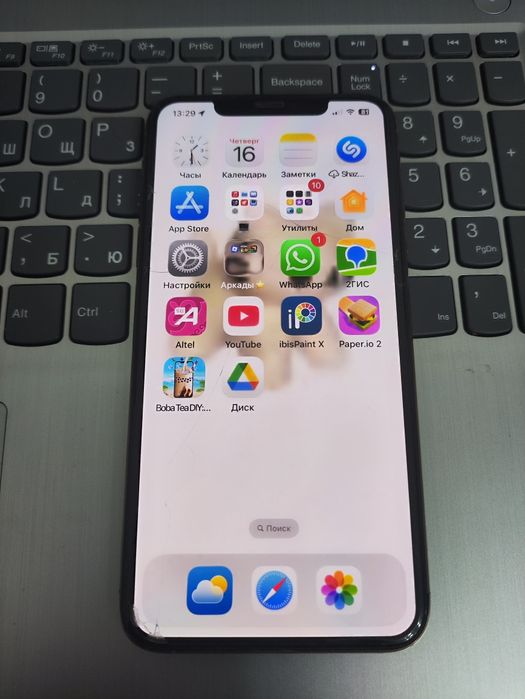 iPhone 11 Pro Max 64 Гб Золотой, батарея 72%, в хорошем состоянии